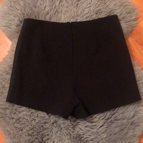 H&M Embroidered Shorts - Picture 7 of 8